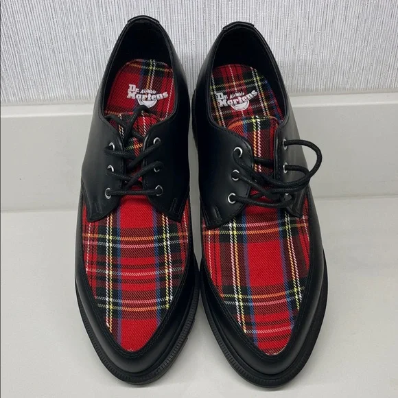 NWOT Dr. Marten Oxford Shoes Plaid Pointed Black and Red Size 8 (L) Size 7 (M) - Picture 1 of 15